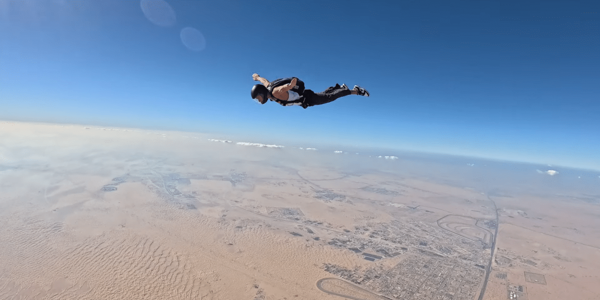 Completing a Skydive License in Less Than 2 Weeks: Felix Huettenbach's Gravity-Defying Feat