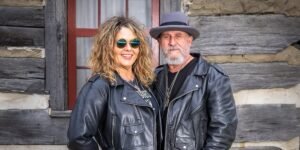 From Barstools to Bedrock: Eleyet McConnell’s “Bed of Roses” Is the Summit of a Steady Americana Climb