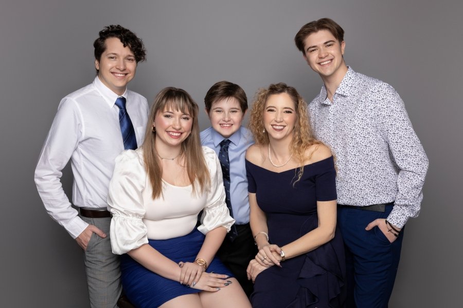 Fontaine Photography: Vancouver’s Luxury Portrait Studio Blending Modern Style With Meaningful Storytelling