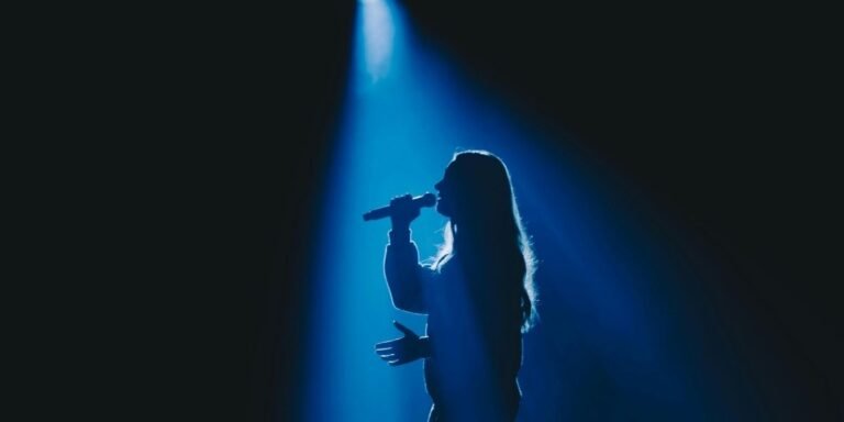 Anne Hathaway Cast in Music-Driven Film “Mother Mary”