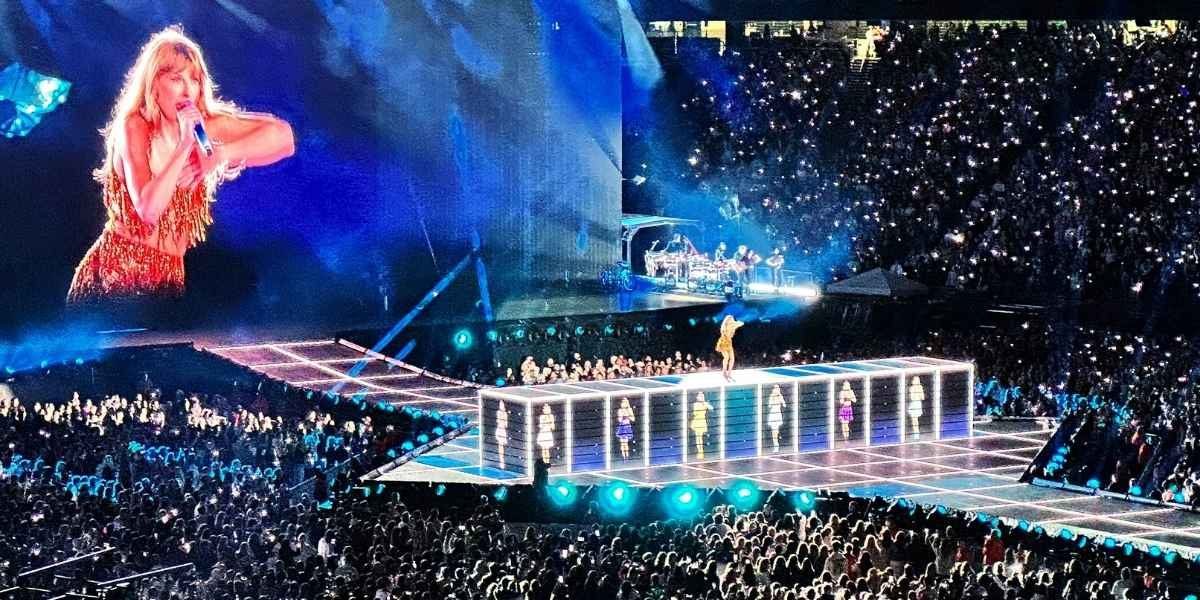 Taylor Swift Makes Nashville Songwriters Hall of Fame History
